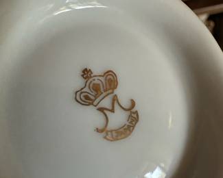 Royal M Japan Fine China Dinnerware Set