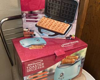 Brentwood Blue Waffle Maker, Brentwood Blue 2-Slice Retro Toaster