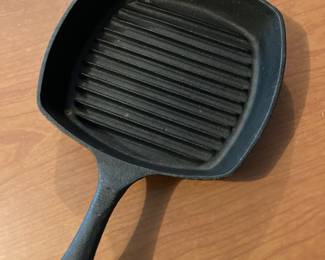 John Wayne Cast Iron Cookware 10" Square Grill Pan