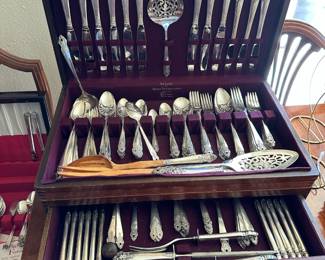Deluxe by Home Decorators Flatware Set