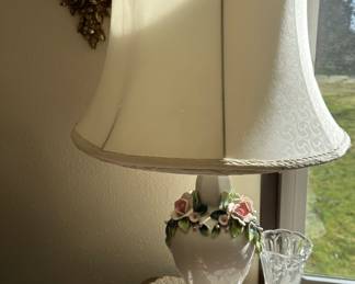 Pink Applied Porcelain Rose Table Lamp