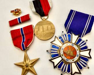 United States Bronze Star - Australian War Memorial Metal, 1947 WW II Army Occupation Medal
