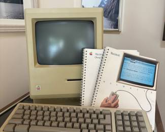 1985 Apple Macintosh Computer and Keyboard with Manual