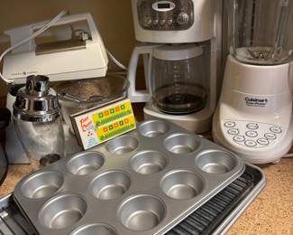 Baking Sheet, Cup Cake Pan, Cuisinart Smart Power 7-Speed Blender, Cuisinart Coffee Maker