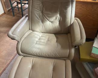 Ekornes Large Tan Stressless Leather Recliner Chair & Ottoman