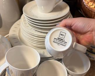 Mikasa Ultima Diamond Head Pattern Dinnerware Set