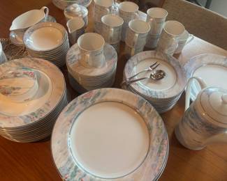 Mikasa Maxima Fine China "Monet" Dinnerware Set