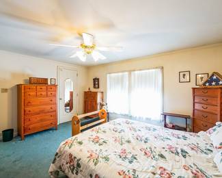 Solid wood queen bedroom set and mattress, bureau, dresser