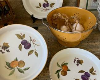 Set of 3 Royal Worcester Evesham Gold Cake Plates