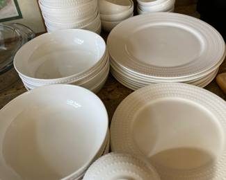 Mikasa Nellie Dinnerware Set