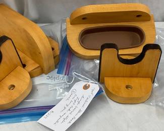 Lot# 517 - Set of Wood Vertical Gun Rest
