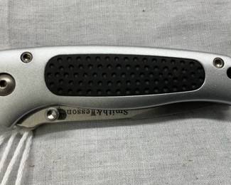 Lot# 205 - Smith & Wesson S.W.A.T. Foldi