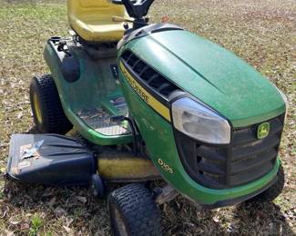 John Deere Riding Lawnmower