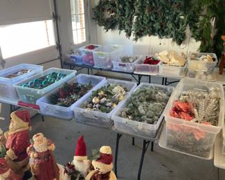 AMAZING HOLIDAY DECOR