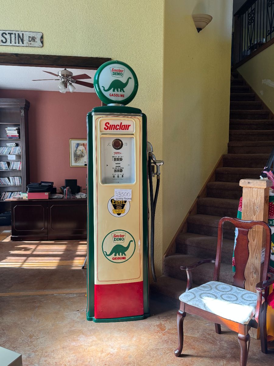Sinclair gas pump $3500