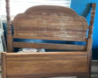 Antique solid wood bed (full size)
