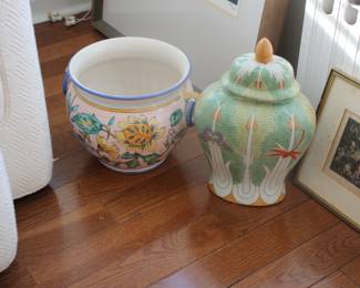 Gumps tobacco leaf jar