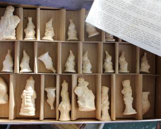 English "Alice in Wonderland" chess pieces