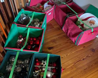 Lots of Christmas vintage & new 