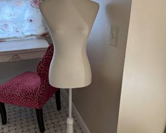$44 - Mannequin 