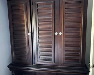 #65. $580 Plantation style Cabinet w/glass knobs 5'x23"Wx7'5"H