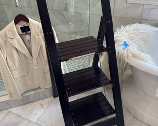 #59 - $50 - Wood stepladder