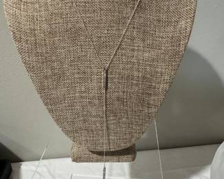 #30 - $120 - 14kt white gold necklace 2.69 gr lariet 