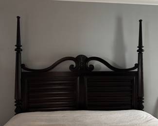 #51 - $1250 - King 4 poster bed Stearn & Foster Georgia Pillow Top mattress.