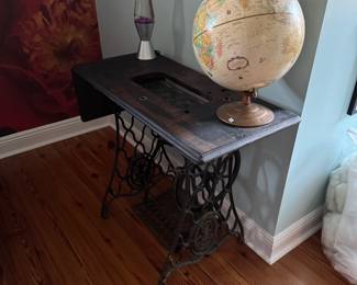 #77 - $60 - Vintage Singer Sewing Machine Base