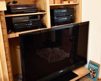 Kenwood Tuner wCD & Cassette Players, Onkyo Turntable, Mitsubishi TV
