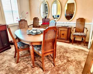 Stanley Dining Room Set, 6 Chairs & 1 Leaf