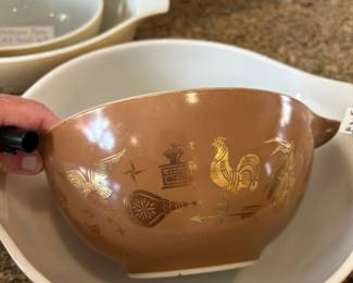 #231 vintage 2 pyrex dishes early American with chickens on side $20.00