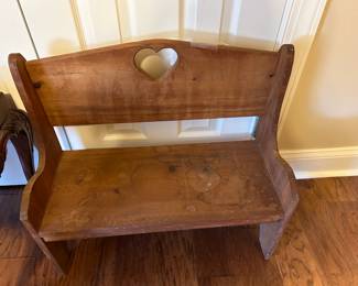 #20 kids wooden bench, 26x10x23 $40.00