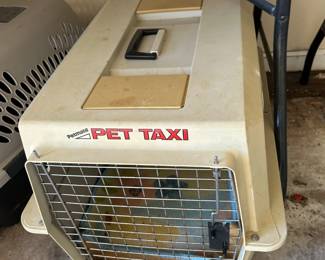 #88 pet taxi 19x26x17.5 $20.00