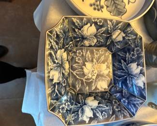 #211 blue and white square bowl 10x10x3 $20.00