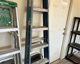 #95 Louisville 6' fiberglass ladder $75.00