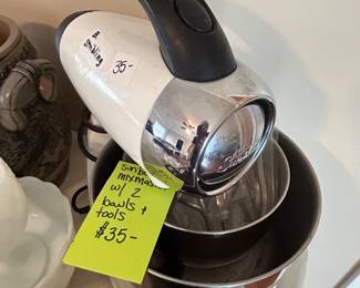 #186 sunbeam mixer with 2 bowls $35.00