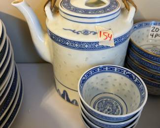 #154 rice eyes pattern tea pot with 4 cups $30.00