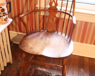 Sackback Windsor chairs