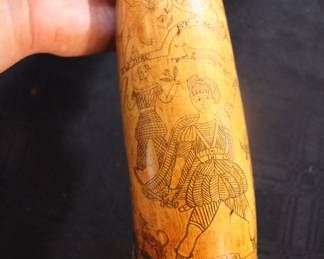 Antique scrimshaw carved powder horn
