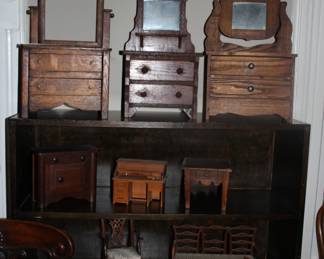 Collection of miniature furniture / salesman samples