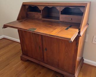 Antique & Unique Drop Down 2 Door / 2 Drawer Secretary Desk (Excellent Condition) (18"Closed Depth | 27" Open Depth x 41"W x 41"H)