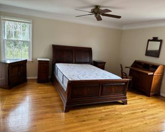 Ethan Allen Somerset Queen Sleigh Bed (Headboard - 54"H x 64"W | Footboard - 28"H x 64"W)