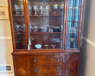 Morganton Furniture 4 Door / 3 Drawer Mahogany Breakfront China Cabinet (72"H x 15"D x 47-1/2"W)