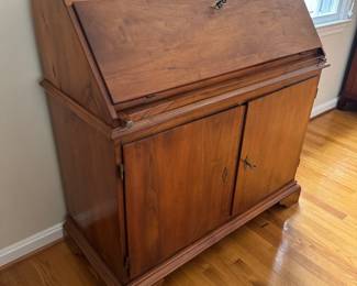 Antique & Unique Drop Down 2 Door / 2 Drawer Secretary Desk (Excellent Condition) (18"Closed Depth | 27" Open Depth x 41"W x 41"H)