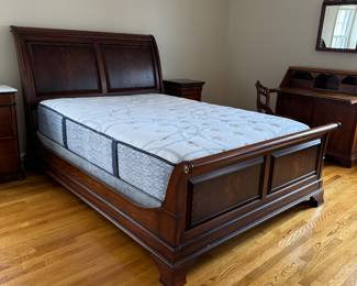 Ethan Allen Somerset Queen Sleigh Bed (Headboard - 54"H x 64"W | Footboard - 28"H x 64"W)