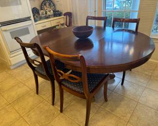 Vintage Pedestal Hidden Leaf Kitchen Table (47"D x 47"L / 64-1/2"L x 29"H) with Matching Side Chairs (4 Total)