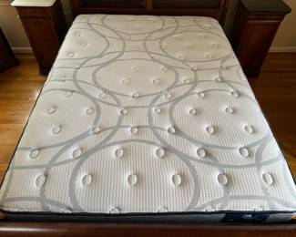 Queen Serta iDirections Hybrid Mattress
