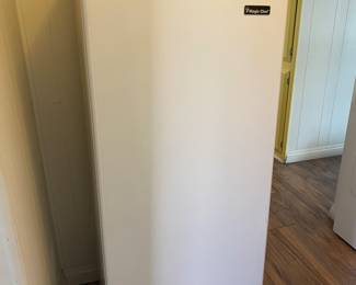 Magic chef freezer