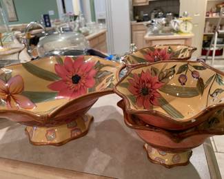 Large painted bowl with 4 small bowls
